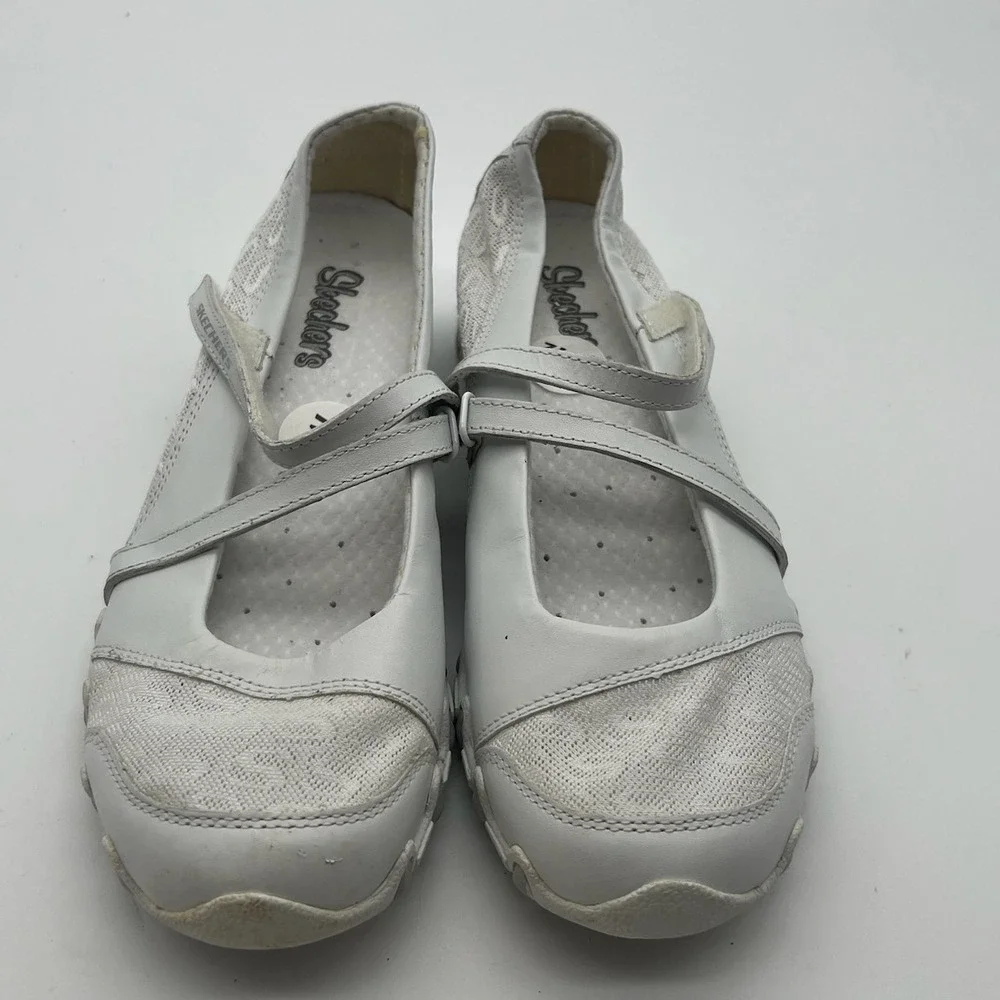 Skechers Womens White Mesh Mary Jane Sporty Walking Flats Shoes Size 7.5 y2k